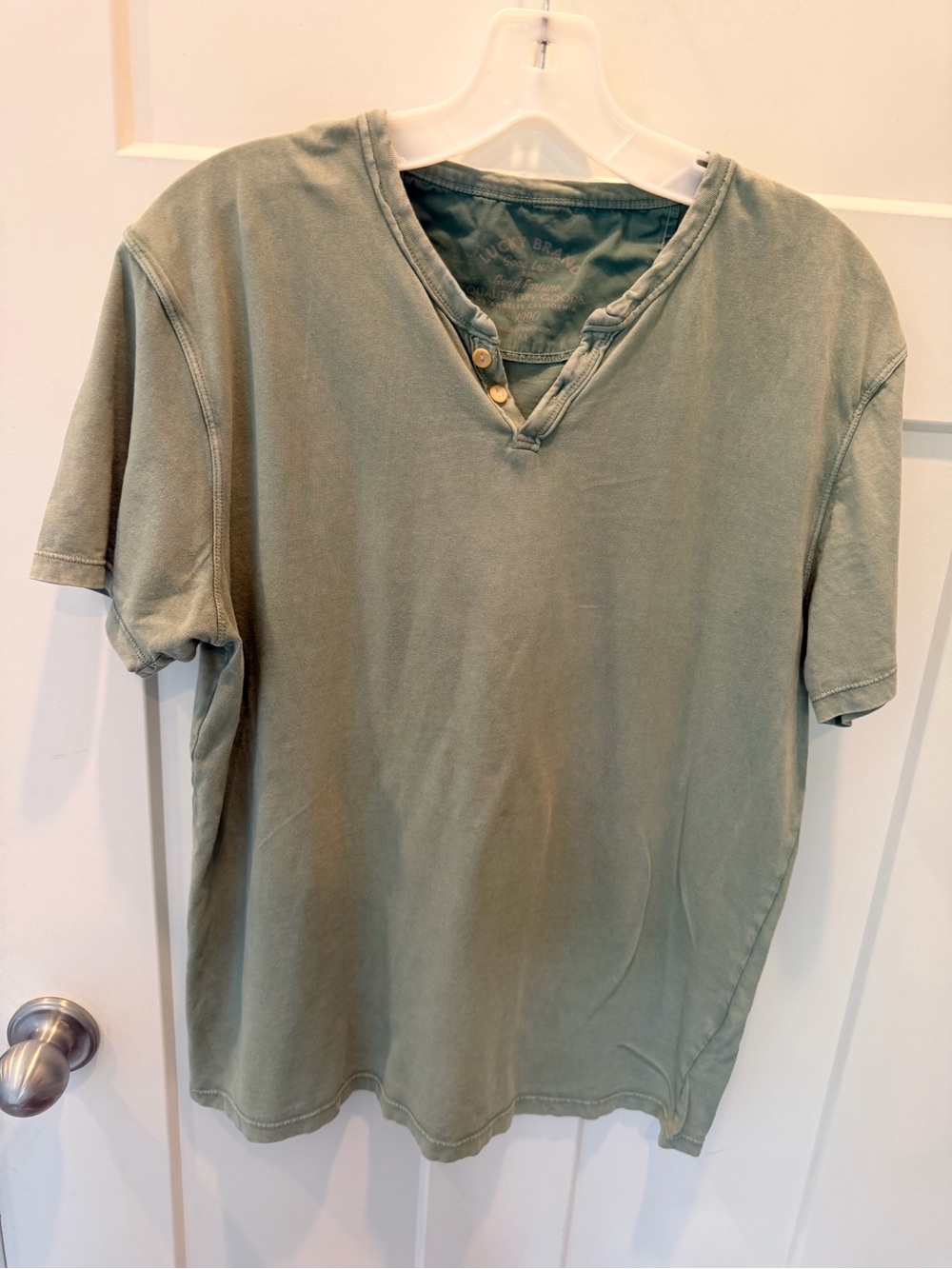 Lucky Brand Mens Medium Olive Green Short Sleeve Henley Shirt Casual Tee